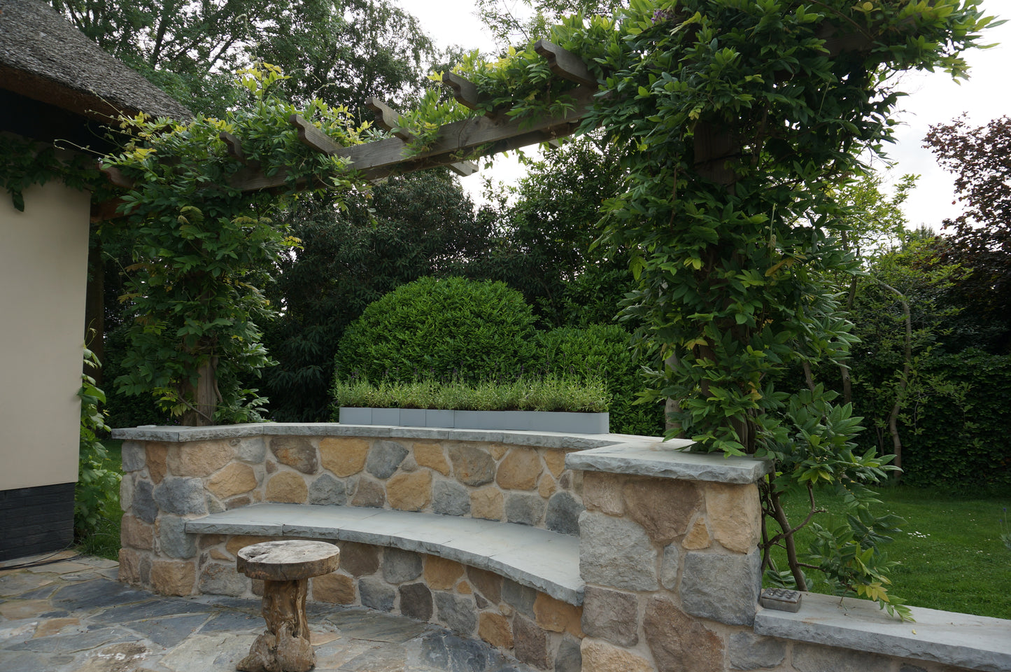 Planter Infinity – Modern Flowerpot for Timeless Greenery