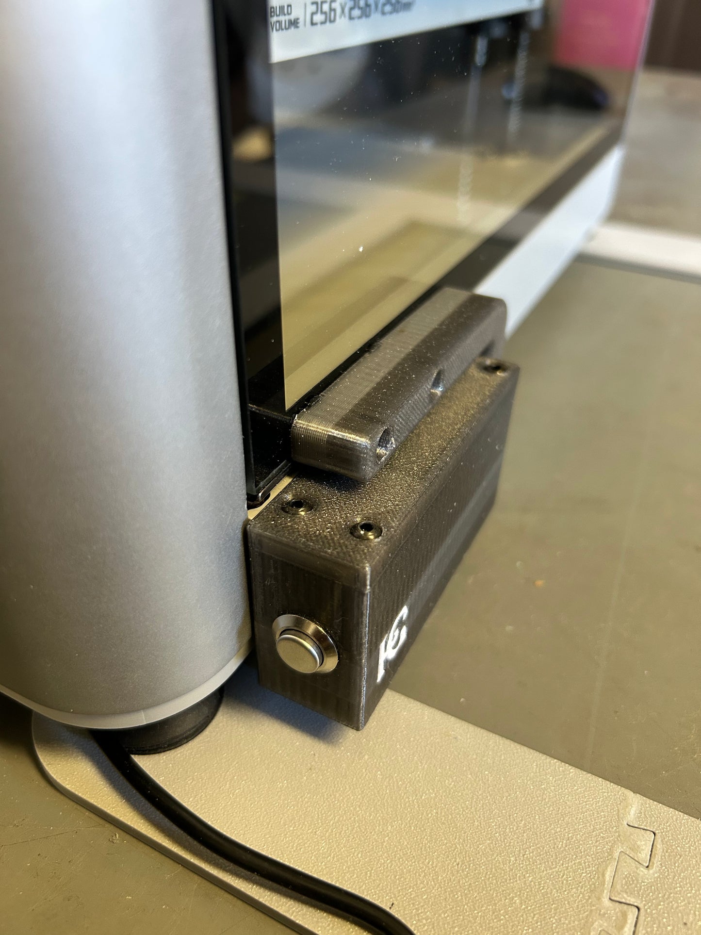 FarmLink Door Opener – Bambu Lab X1C